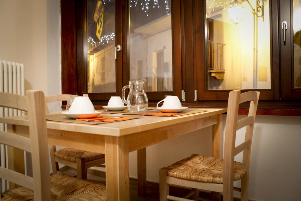 La Casa Dei Gatti Bed & Breakfast ลีโมเน เปียมอนเต ภายนอก รูปภาพ