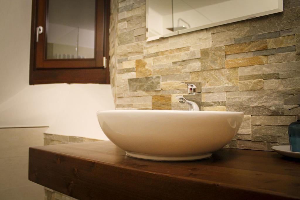 La Casa Dei Gatti Bed & Breakfast ลีโมเน เปียมอนเต ห้อง รูปภาพ