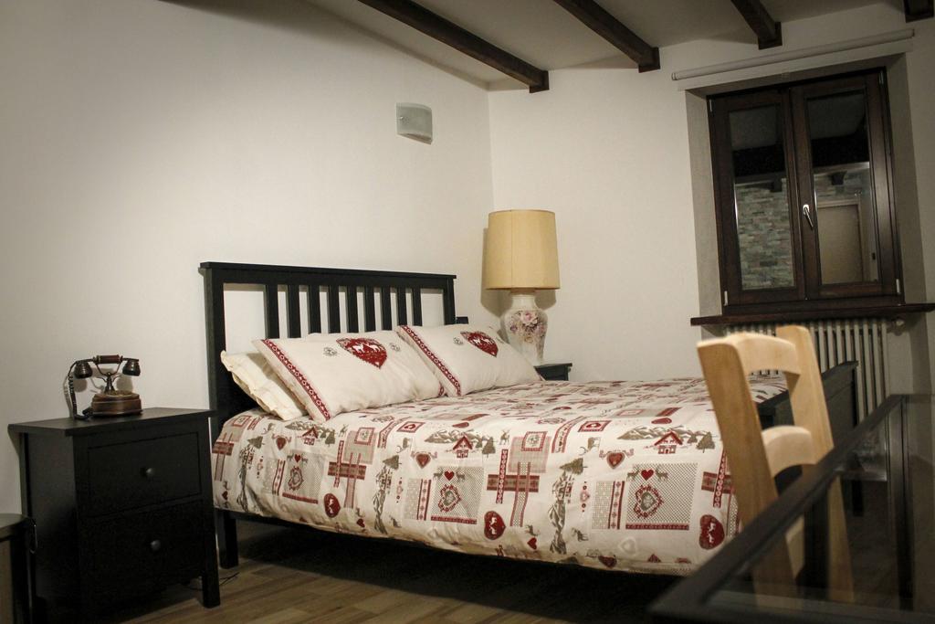 La Casa Dei Gatti Bed & Breakfast ลีโมเน เปียมอนเต ห้อง รูปภาพ